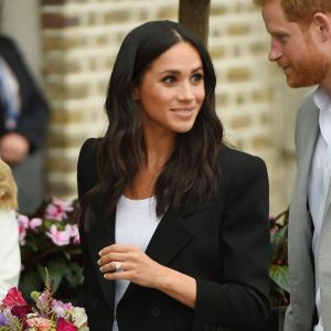 Le prince Harry, duc de Sussex et sa femme Meghan Markle, duchesse de Sussex arrivent au musée de l'émigration EPIC à Dublin le 11 juillet 2018.