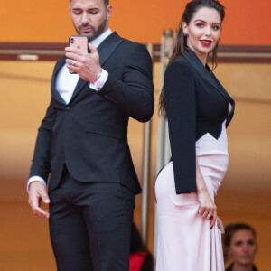 Nabilla Benattia, enceinte, au bras de son mari Thomas Vergara lors de la montée des marches du film "A Hidden Life" lors du 72ème Festival International du Film de Cannes, le 19 mai 2019. © Jacovides-Moreau / Bestimage