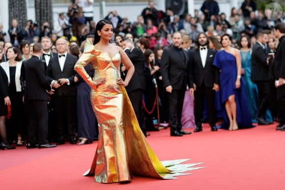 Aishwarya Rai à la montée des marches du film "A Hidden Life" au 72ème Festival International du Film de Cannes, France, le 19 mai 2019.