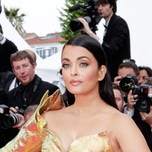 Aishwarya Rai à la montée des marches du film "A Hidden Life" au 72ème Festival International du Film de Cannes, France, le 19 mai 2019.