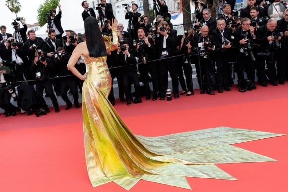 Aishwarya Rai à la montée des marches du film "A Hidden Life" au 72ème Festival International du Film de Cannes, France, le 19 mai 2019.
