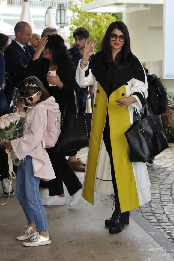 Aishwarya Rai et sa fille Aaradhya à l'hôtel Martinez lors du 72ème Festival International du Film de Cannes, le 19 mai 2019.
