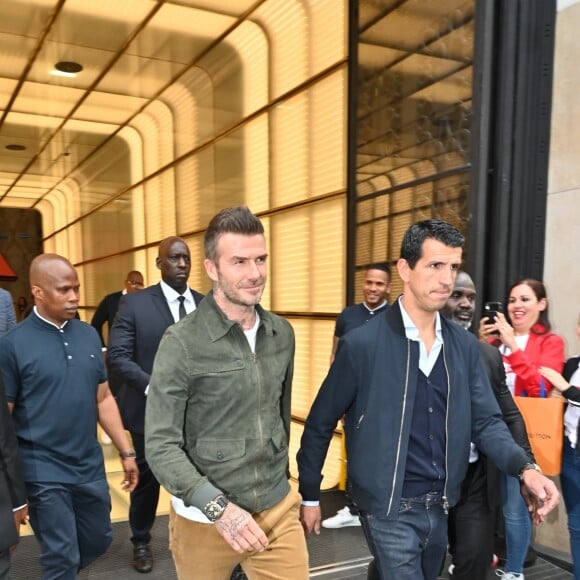 David Beckham fait la promotion de ses produits cosmétiques pour hommes House 99 (soins pour le visage, la barbe, le corps et les cheveux) dans la boutique éphémère le de House 99 aux Galeries Lafayette Champs-Élysées, à Paris, France, le 21 mai 2019.