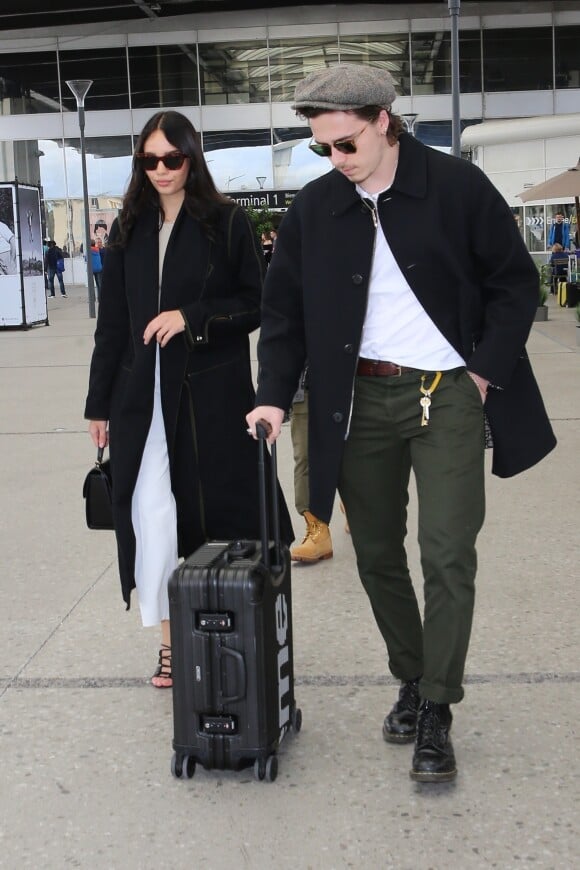 Brooklyn Beckham et sa compagne Hana Cross arrivent à Nice le 21 mai 2019.