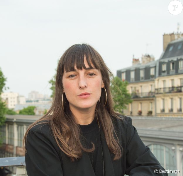 Exclusif - Juliette Armanet lors de la remise du "Prix de la Brasserie Barbès 2019" décerné à Fred Rister pour son livre "Faire Danser Les Gens". Paris, le 22 mai 2019.