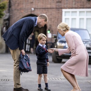 Le prince George de Cambridge, accompagné par son père le prince William, a fait sa rentrée à l'école Thomas's Battersea le 7 septembre 2017.