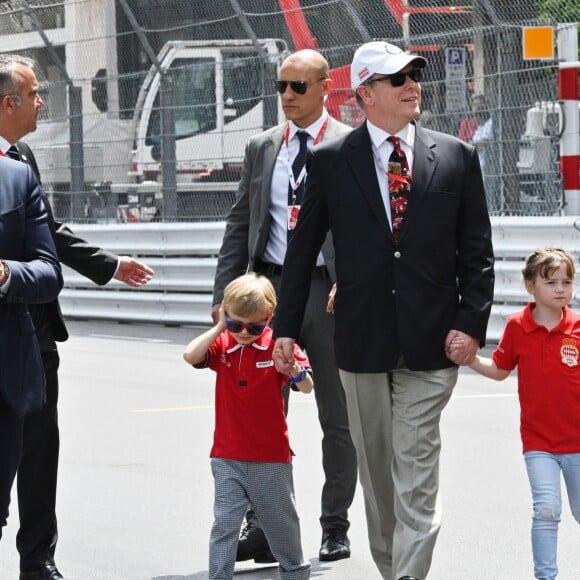 Le Prince Albert II de Monaco avec son fils le prince Jacques, Kaia- Rose, la fille de Gareth Wittstock, le frère de la princesse Charlene, et la princesse Gabriella le samedi 25 mai 2019, jour des essais qualificatifs pour le 77 ème Grand Prix de Formule 1 (F1) à Monaco. Monaco le 25 Mai 2019. © Bruno Bebert / Bestimage