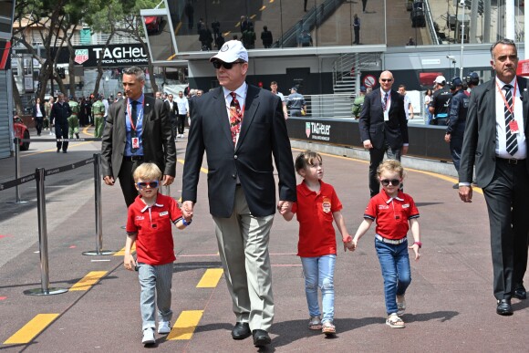 Le Prince Albert II de Monaco avec son fils le prince Jacques, Kaia- Rose, la fille de Gareth Wittstock, le frère de la princesse Charlene, et la princesse Gabriella le samedi 25 mai 2019, jour des essais qualificatifs pour le 77 ème Grand Prix de Formule 1 (F1) à Monaco. Monaco le 25 Mai 2019. © Bruno Bebert / Bestimage