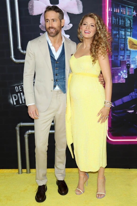 Ryan Reynolds et sa femme Blake Lively enceinte à la première de Pokemon Detective Pikachu au Military Island sur Times Square à New York, le 2 mai 2019