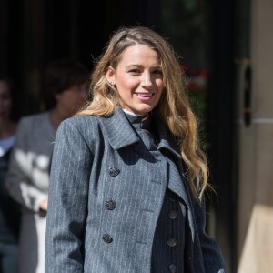 Blake Lively quitte son hôtel pour se rendre à l'enregistrement de l'émission "C à Vous" à Paris le 19 septembre 2018.