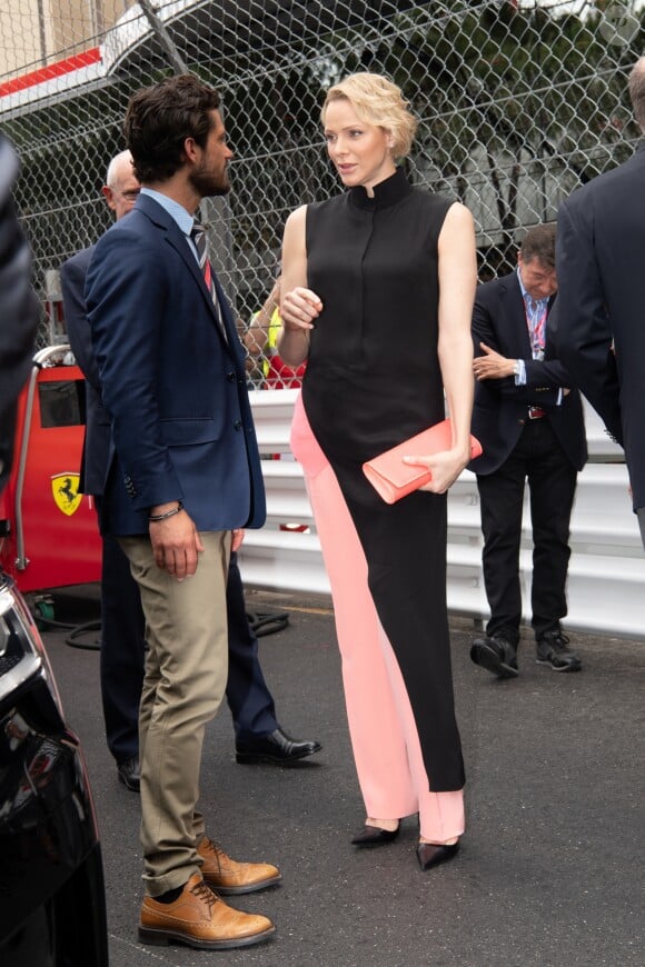 Le prince Carl Philip de Suède avec la princesse Charlène de Monaco lors de l'hommage rendu à Niki Lauda (décédé le 20 mai 2019) avant le départ du Grand Prix de Formule 1 de Monaco, le 26 mai 2019. David Nivière/Pool/Bestimage