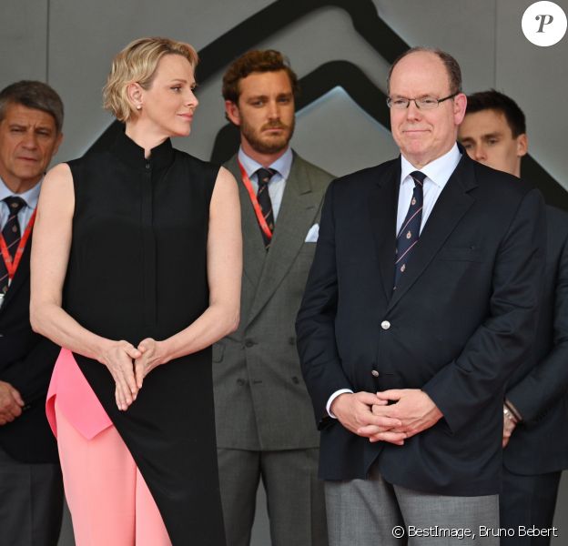 Le prince Albert II de Monaco, la princesse Charlene, Pierre Casiraghi, Louis Ducruet, Andrea Casiraghi durant le 77 eme Grand Prix de Formule 1 de Monaco remporté par L. Hamilton, suivi par S. Vettel et V. Bottas le 26 mai 2019. © Bruno Bebert : Bestimage