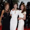 Elodie Fontan, Emilie Caen et Julia Piaton - Montée des marches du film "Jimmy's Hall" lors du 67 ème Festival du film de Cannes – Cannes le 22 mai 2014.