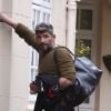 Exclusif - Fadi Fawaz (ex-compagnon de George Michael) rentre chez lui avec une valise à Londres le 16 novembre 2018.
