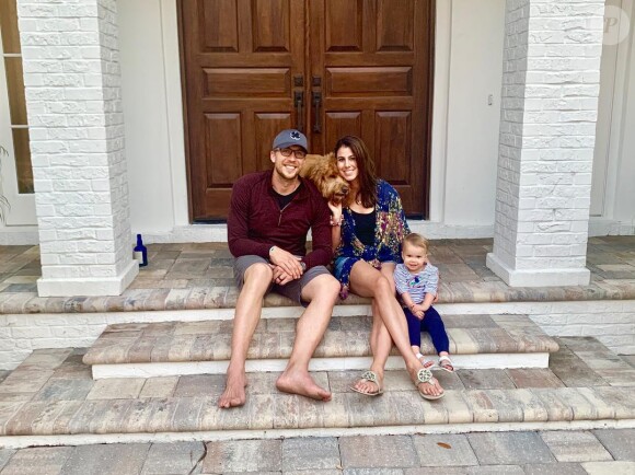 Nick Foles (quarterback des Jacksonville Jaguars en NFL) et sa femme Tori, parents d'une petite Lily, ont perdu un petit garçon suite à une fausse couche de Tori en mai 2019. Photo Instagram 14 avril 2019.