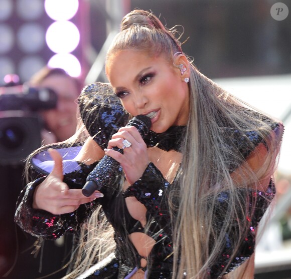 Jennifer Lopez chante sur le plateau de l'émission "Today" sur la NBC à New York City, New York, Etats-Unis, le 6 mai 2019.