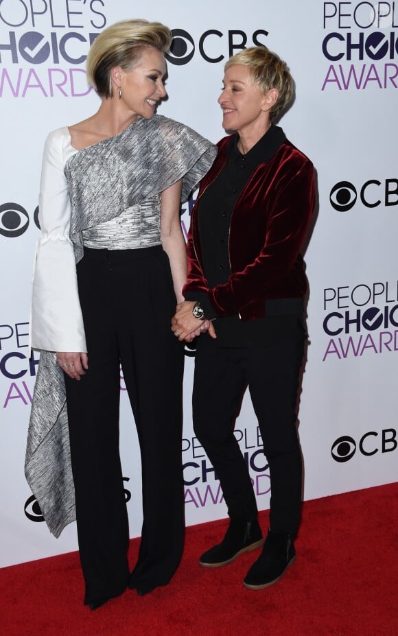 Ellen Degeneres et sa femme Portia de Rossi à la soirée des People's Choice Awards à Los Angeles, Californie, Etats-Unis, le 18 janvier 2017.