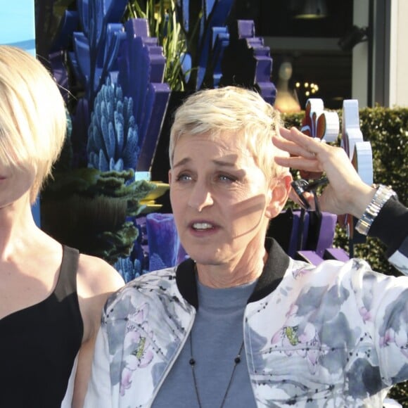 Portia de Rossi et sa femme Ellen Degeneres lors de la première mondiale de Disney-Pixar "Finding Dory" à Hollywood, le 8 juin 2016.