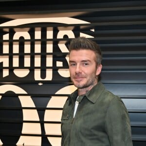 David Beckham fait la promotion de ses produits cosmétiques pour hommes House 99 (soins pour le visage, la barbe, le corps et les cheveux) dans la boutique éphémère le pop-up store parisien de House 99 aux Galeries Lafayette Champs-Élysées, à Paris, France, le 21 mai 2019.