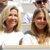 Natty Belmondo et sa fille Stella Belmondo dans les tribunes lors des internationaux de tennis de Roland Garros à Paris, France, le 3 juin 2019. © Jacovides-Moreau/Bestimage