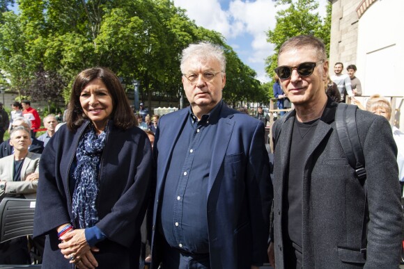 Anne Hidalgo, Dominique Besnehard et Etienne Daho - Inauguration de la promenade Jeanne Moreau à Paris le 6 juin 2019. © Pierre Perusseau/Bestimage