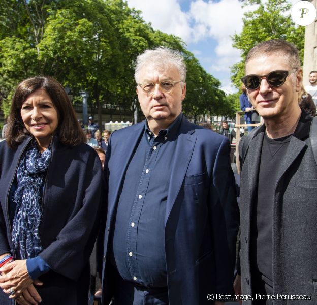 Anne Hidalgo, Dominique Besnehard et Etienne Daho - Inauguration de la promenade Jeanne Moreau à Paris le 6 juin 2019. © Pierre Perusseau/Bestimage