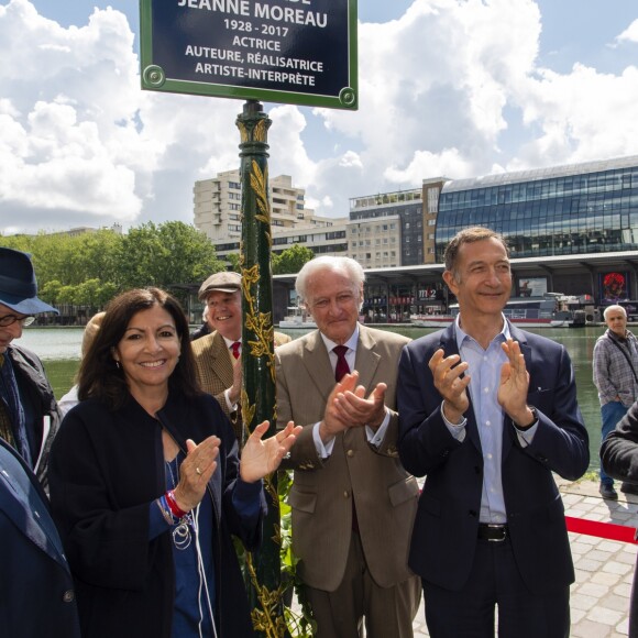 Dominique Besnehard, Anne Hidalgo, Robert Guillaumond (Président du Fonds Jeanne Moreau) et Etienne Daho - Inauguration de la promenade Jeanne Moreau à Paris le 6 juin 2019. © Pierre Perusseau/Bestimage