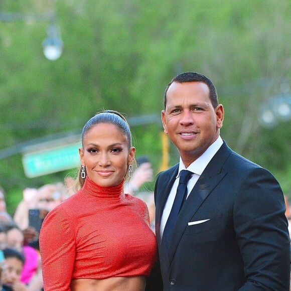 Jennifer Lopez et son fiancé Alex Rodriguez - Arrivée des célébrités à la soirée CFDA Fashion Awards à New York, le 3 juin 2019.