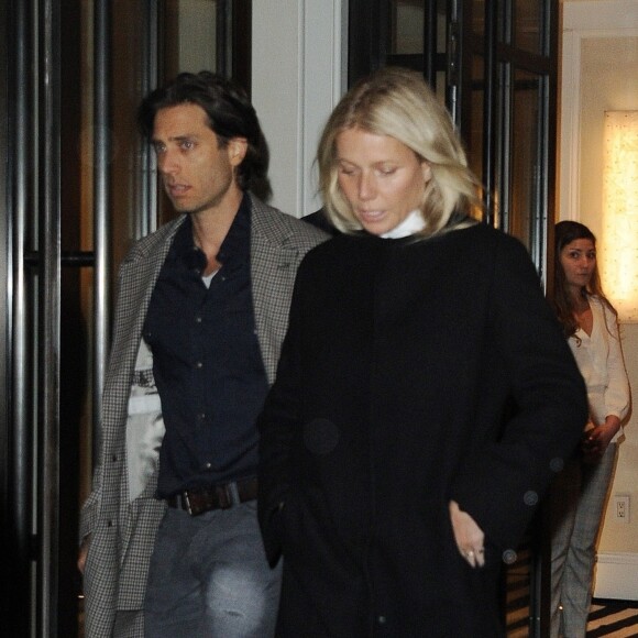 Gwyneth Paltrow et son mari Brad Falchuk quittent l'hôtel Mark à New York, le 5 mai 2019