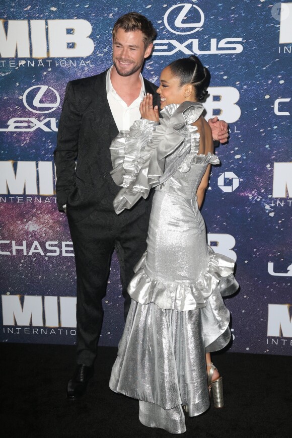 Chris Hemsworth et Tessa Thompson à la première mondiale du film "Men In Black International" au cinéma AMC Loews Lincoln Square 13 à New York City, New York, Etats-Unis, le 11 juin 2019.