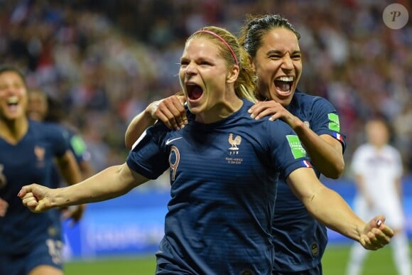 Eugénie Le Sommer et Amel Majri lors de la Coupe du monde féminine de football, Groupe A, France vs Norvège à Nice, France, le 12 juin 2019. La France a gagné 2-1. © Pierre Perusseau/Bestimage