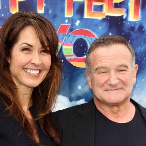 Robin Williams et sa dernière épouse Susan Schneider - Première du film "Happy Feet 2" à Los Angeles, le 13 novembre 2011.