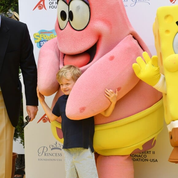 Le prince héréditaire Jacques et la princesse Gabriella de Monaco accompagnaient leur père le prince Albert de Monaco pour fêter le 20e anniversaire de Bob l'éponge, venu avec son ami Patrick l'étoile de mer, à l'occasion du 59e Festival de télévision de Monte-Carlo au Grimaldi Forum à Monaco le 16 juin 2019. © Bruno Bebert / Bestimage