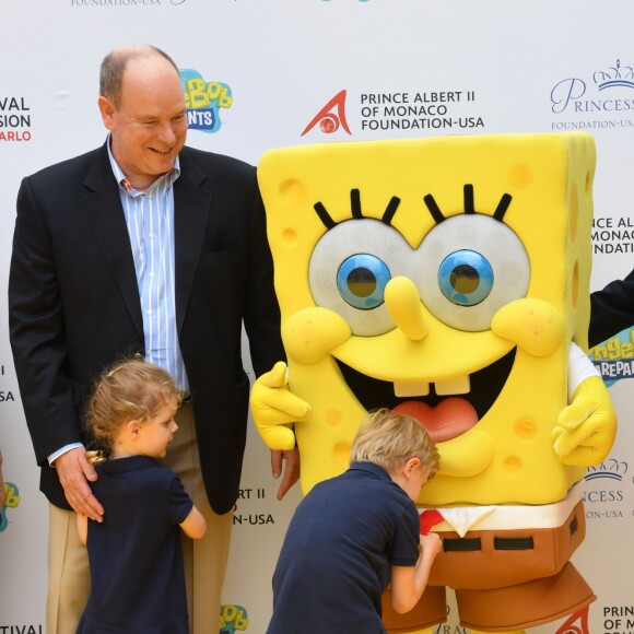 Le prince héréditaire Jacques et la princesse Gabriella de Monaco accompagnaient leur père le prince Albert de Monaco pour fêter le 20e anniversaire de Bob l'éponge, venu avec son ami Patrick l'étoile de mer, à l'occasion du 59e Festival de télévision de Monte-Carlo au Grimaldi Forum à Monaco le 16 juin 2019. © Bruno Bebert / Bestimage
