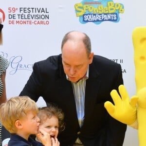 Le prince héréditaire Jacques et la princesse Gabriella de Monaco accompagnaient leur père le prince Albert de Monaco pour fêter le 20e anniversaire de Bob l'éponge, venu avec son ami Patrick l'étoile de mer, à l'occasion du 59e Festival de télévision de Monte-Carlo au Grimaldi Forum à Monaco le 16 juin 2019. © Bruno Bebert / Bestimage