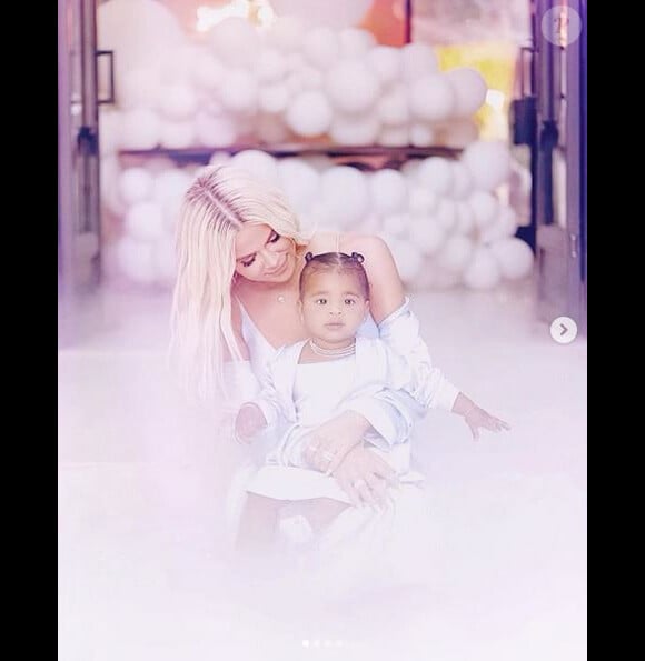 Khloé Kardashian et sa fille True. 2019.