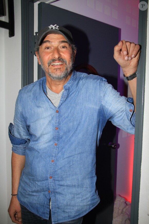 Exclusif - Daniel Lévi annonce qu'il est atteint d'un cancer lors de l'émission "Le Show de Luxe" sur la Radio Voltage à Paris, France, le 23 avril 2019. © Philippe Baldini/Bestimage