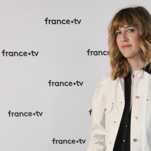 Daphné Burki au photocall de la conférence de presse de France 2 au théâtre Marigny à Paris le 18 juin 2019 © Coadic Guirec / Bestimage