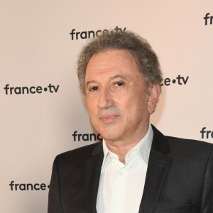 Michel Drucker au photocall de la conférence de presse de France 2 au théâtre Marigny à Paris le 18 juin 2019 © Coadic Guirec / Bestimage