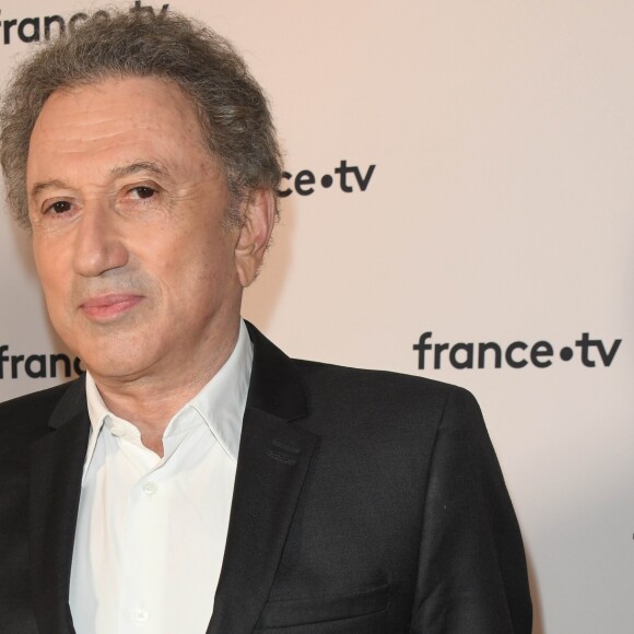 Michel Drucker au photocall de la conférence de presse de France 2 au théâtre Marigny à Paris le 18 juin 2019 © Coadic Guirec / Bestimage