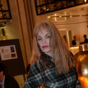 Exclusif - Arielle Dombasle - Première du film "A deux heures de Paris" lors de la 5ème édition du Festival du cinéma de La Baule le 8 novembre 2018. © Rachid Bellak/Bestimage