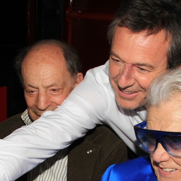 Charles Dumont, Jean-Luc Reichmann, Michou - Michou fête son 88ème anniversaire dans son cabaret avec ses amis à Paris le 18 juin 2019. Son cabaret est reconnu dans le monde entier depuis les années 60. Toute sa carrière, ce célèbre Amiénois a chanté pour nous faire rire. Il sort un best of pour réunir toutes ses chansons. Il s'agit d'un nouveau disque de 23 titres racontant son parcours. © Philippe Baldini/Bestimage