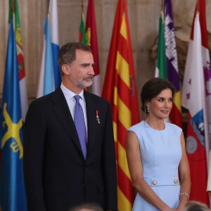 Le roi Felipe VI et la reine Letizia d'Espagne, accompagnés de leurs filles la princesse Leonor des Asturies et l'infante Sofia, assistaient le 19 juin 2019 au palais royal à Madrid à la cérémonie de remise des décorations de l'ordre du Mérite espagnol.
