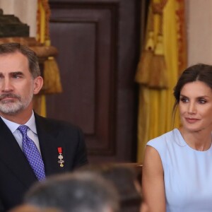 Le roi Felipe VI et la reine Letizia d'Espagne, accompagnés de leurs filles la princesse Leonor des Asturies et l'infante Sofia, assistaient le 19 juin 2019 au palais royal à Madrid à la cérémonie de remise des décorations de l'ordre du Mérite espagnol.