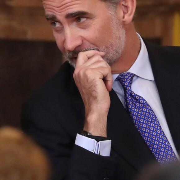 Le roi Felipe VI et la reine Letizia d'Espagne, accompagnés de leurs filles la princesse Leonor des Asturies et l'infante Sofia, assistaient le 19 juin 2019 au palais royal à Madrid à la cérémonie de remise des décorations de l'ordre du Mérite espagnol.