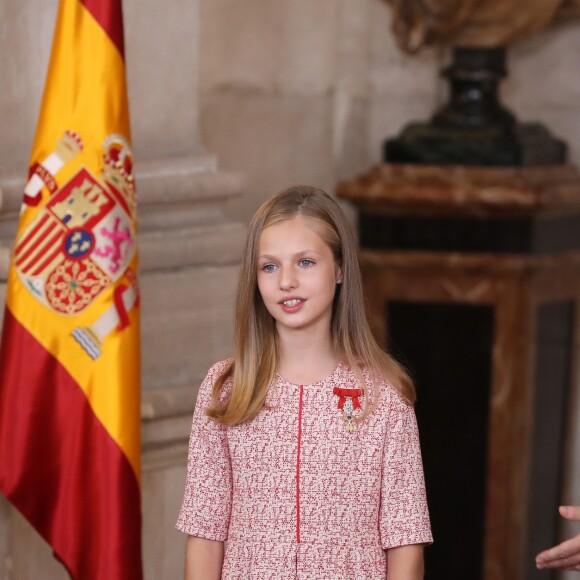 Le roi Felipe VI et la reine Letizia d'Espagne, accompagnés de leurs filles la princesse Leonor des Asturies et l'infante Sofia, assistaient le 19 juin 2019 au palais royal à Madrid à la cérémonie de remise des décorations de l'ordre du Mérite espagnol.