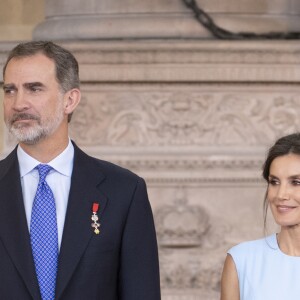 Le roi Felipe VI et la reine Letizia d'Espagne, accompagnés de leurs filles la princesse Leonor des Asturies et l'infante Sofia, assistaient le 19 juin 2019 au palais royal à Madrid à la cérémonie de remise des décorations de l'ordre du Mérite espagnol.