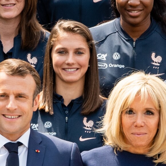 Le président Emmanuel Macron, la première dame Brigitte Macron, Noël Le Graët, président de la FFF - Le président de la République et sa femme au Centre national de Football de Clairefontaine pour déjeuner avec l'équipe de France féminine le 4 juin 2019. © Pierre Perusseau / Bestimage