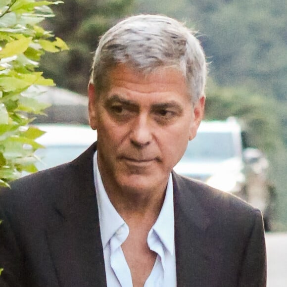 George Clooney et sa femme Amal vont dîner au restaurant "Gatto Nero" à Cernobbio (Italie), le 20 juin 2019.