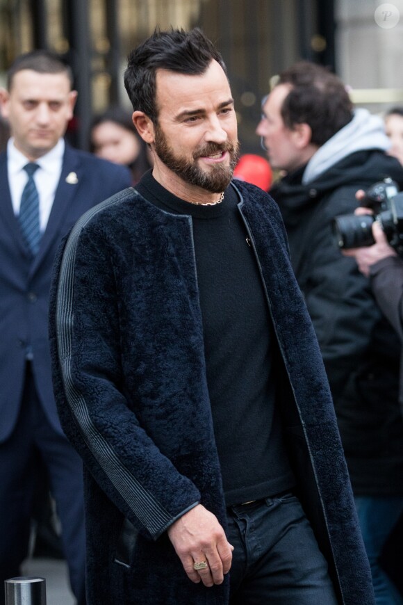 Justin Theroux - People à la sortie de l'hôtel Ritz à Paris le 5 mars 2019.